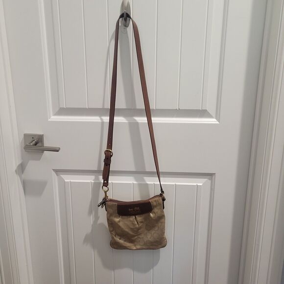 Coach Khaki Op Art Madison Crossbody Bag in KHAKI Swingpack # 41992 - Picture 3 of 16